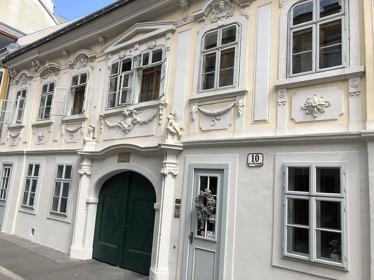 Boutique Hostel Zum Goldenen Kegel Viyana 0*,